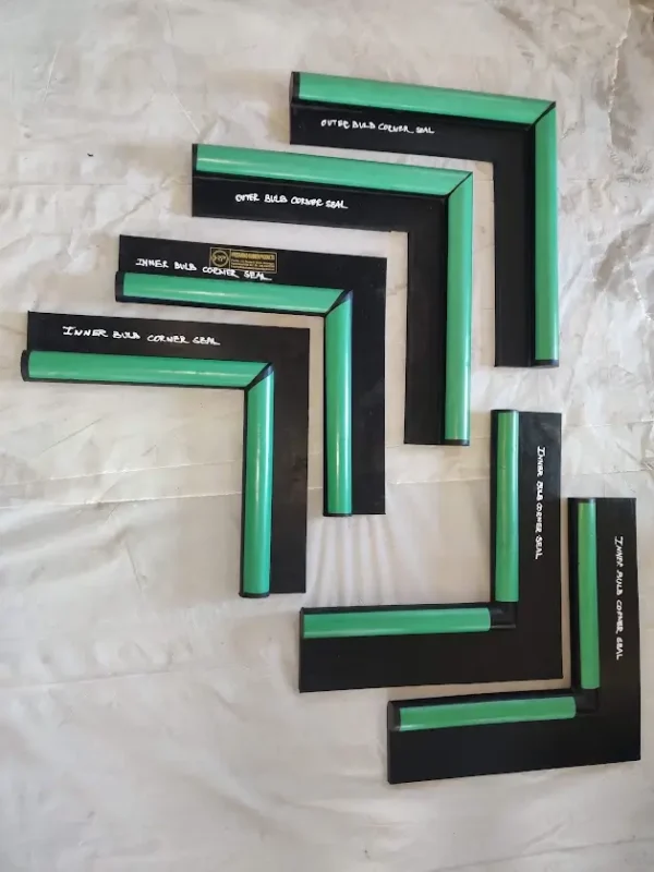 Flat Corner seals of various designs - Image 3